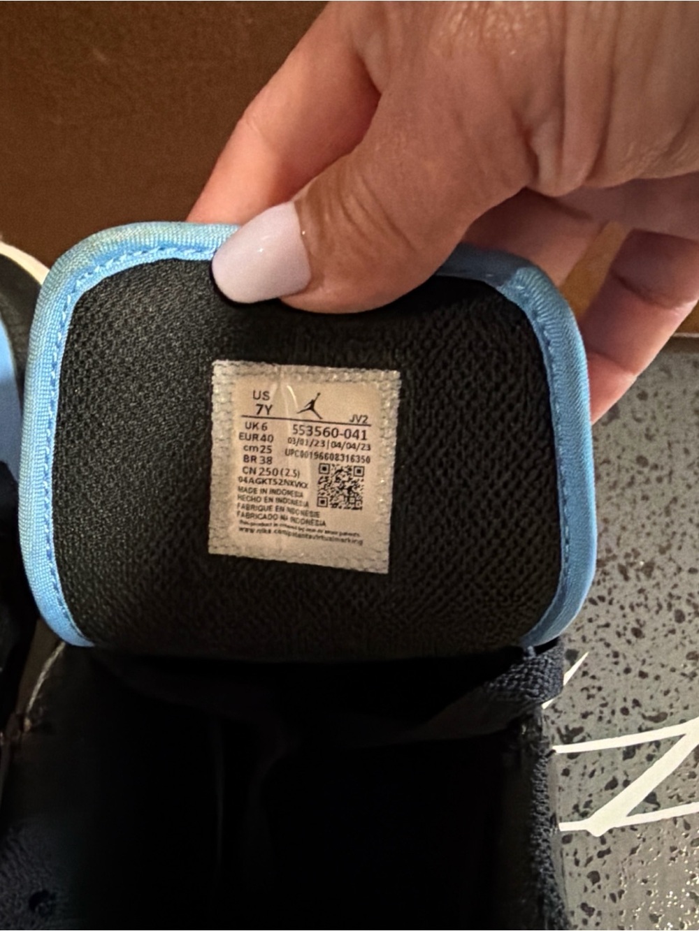 Air Jordan 1 Low GS- Top Sneakers in University Blue and Black 7 Y - Picture 4 of 11